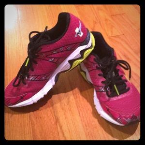 Mizuno 10th Anniversary Wave Inspire Running shoes